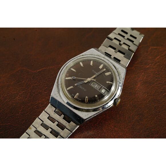 Vintage Timex A Cell Men Electric Day Date Quartz Wristwatch | WORKING! - Picture 1 of 7